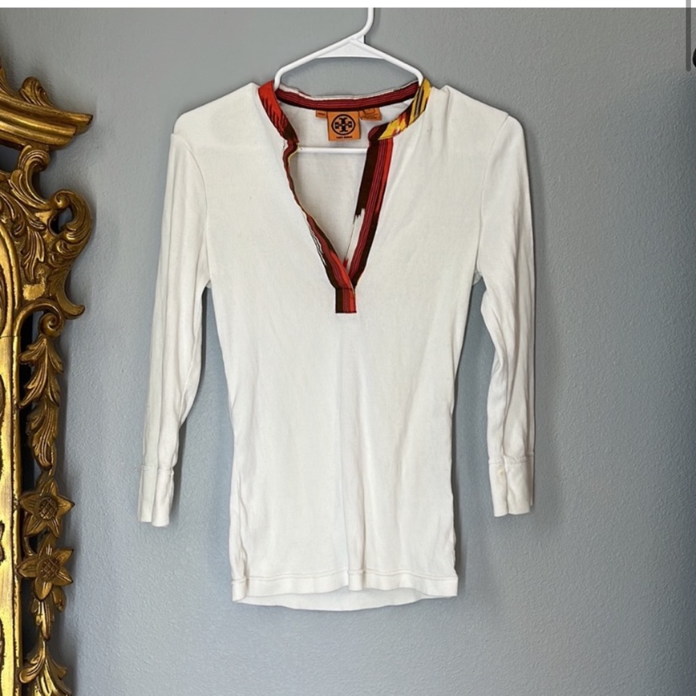 Vintage Tory Burch White Long Sleeve tee patterned collar great used condition.